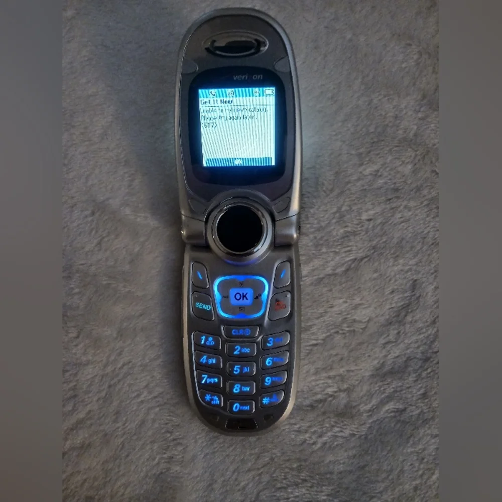 LG vintage compact
